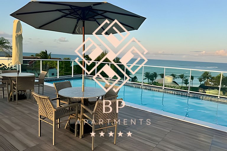 Flat a 50 metros da praia com Piscina Privativa