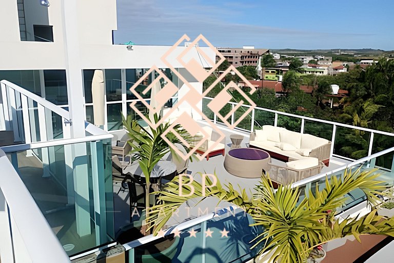 Flat a 50 metros da praia com Piscina Privativa