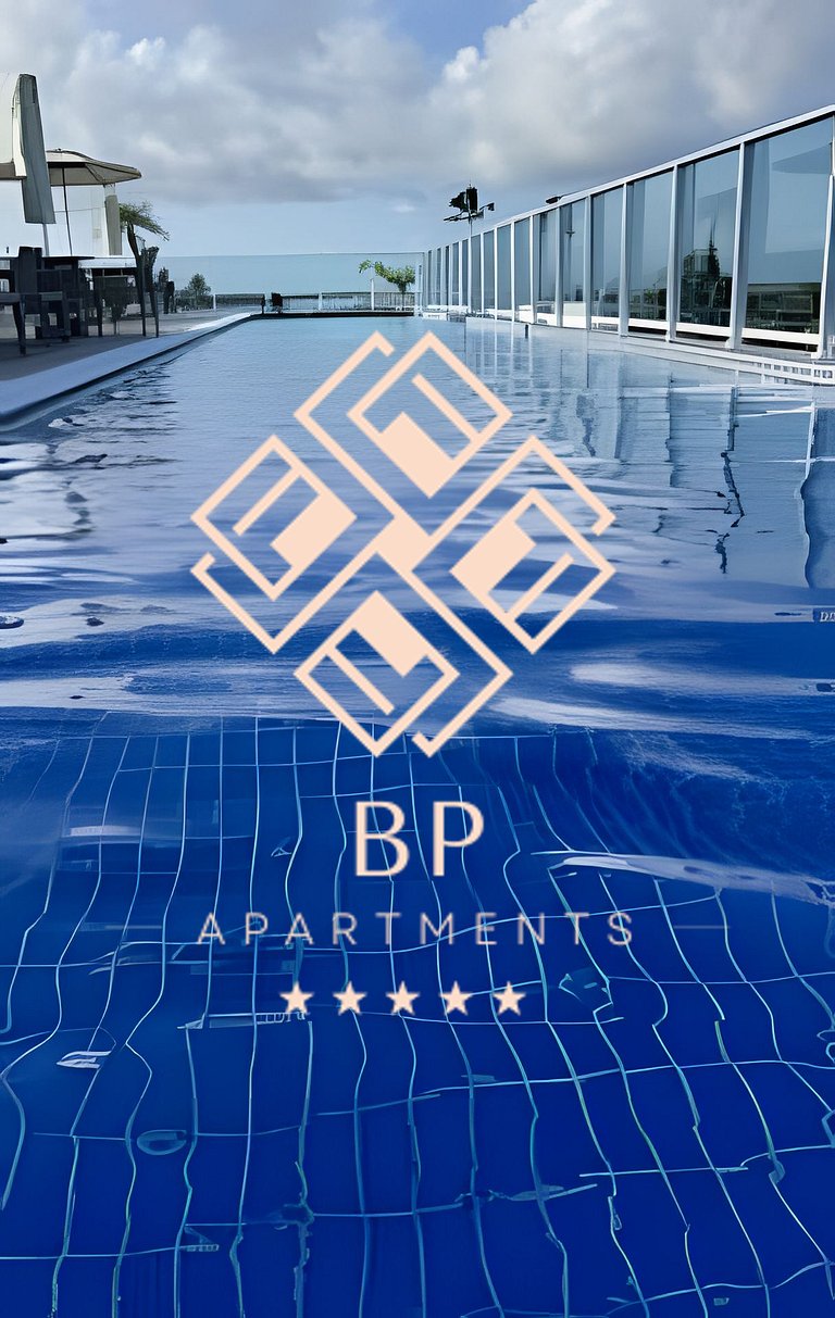 Flat a 50 metros da praia com Piscina Privativa