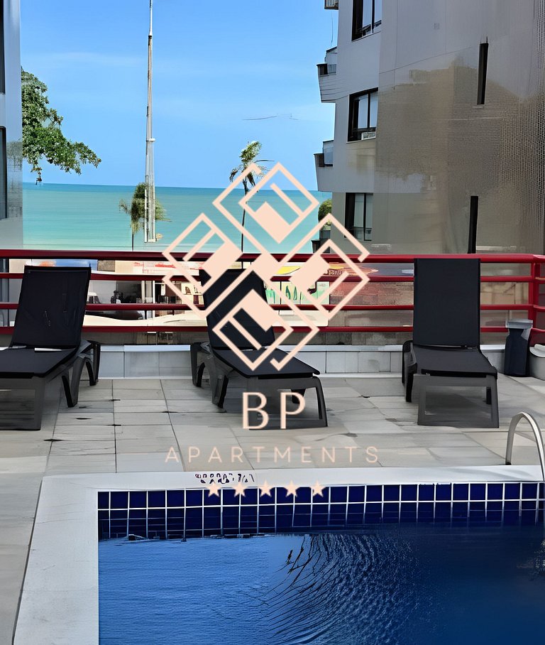 Flat com piscina a 50m da praia