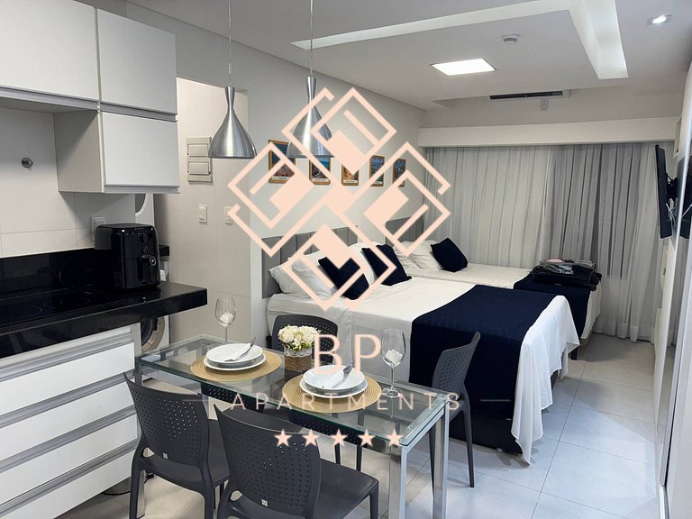 Flat com piscina a 50m da praia