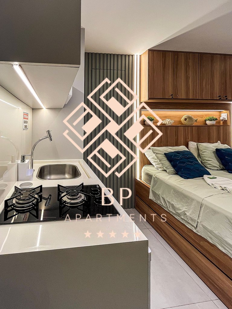 Flat com piscina privativa a 30 metros da praia