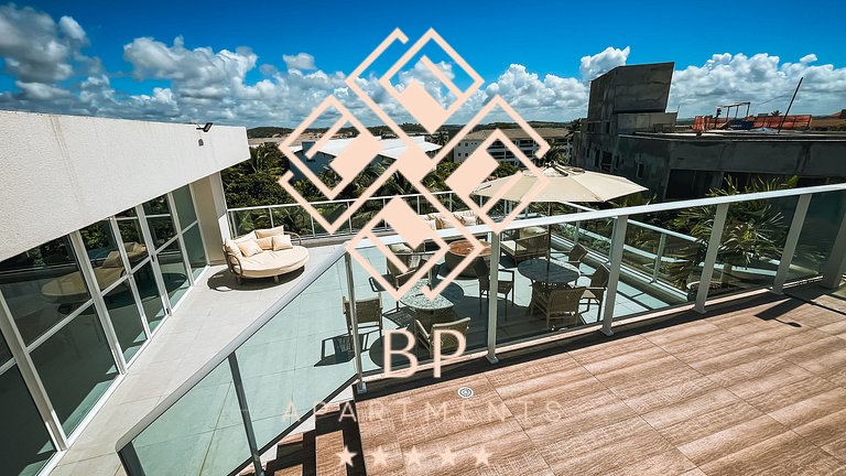 Flat com piscina privativa a 30 metros da praia