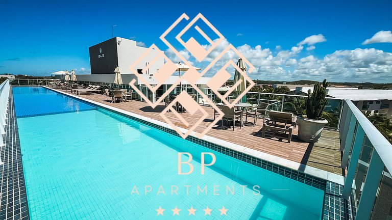 Flat com piscina privativa a 30 metros da praia