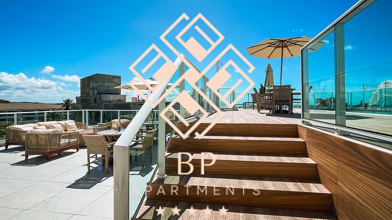 Flat com piscina privativa a 30 metros da praia