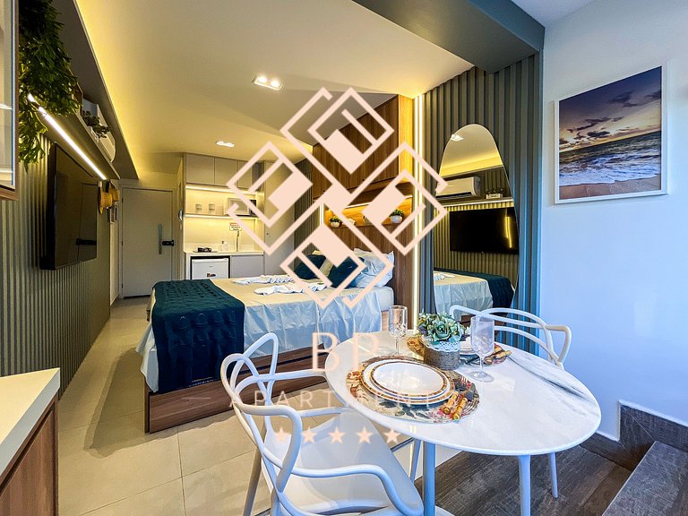 Flat com piscina privativa a 30 metros da praia