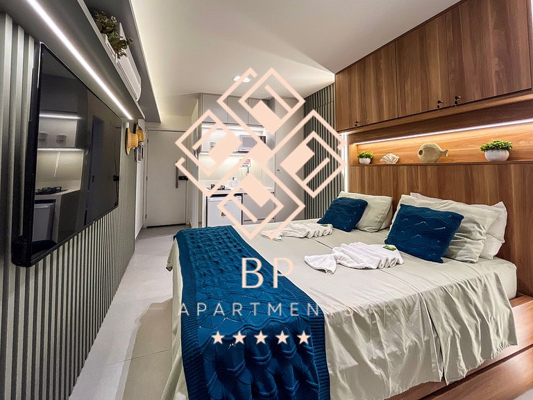 Flat com piscina privativa a 30 metros da praia