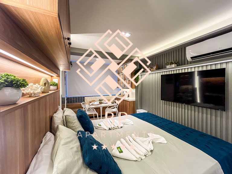 Flat com piscina privativa a 30 metros da praia