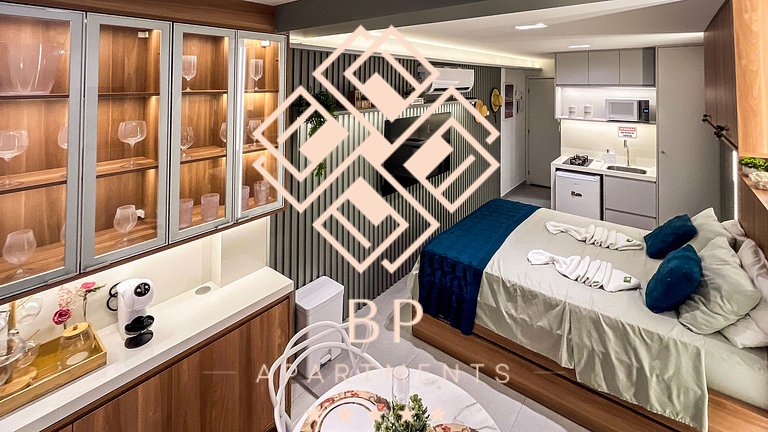 Flat com piscina privativa a 30 metros da praia