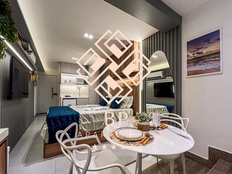 Flat com piscina privativa a 30 metros da praia